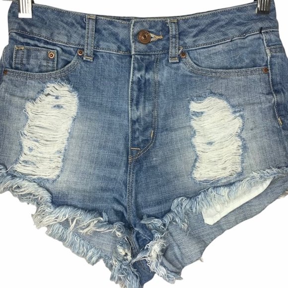 Divided Pants - Divided H& M Distressed Super Short Fringed Booty Jeans